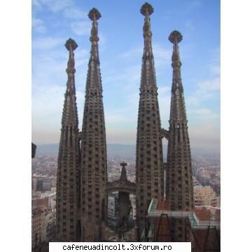 Convorbiri despre arhitectura - Tot Sagrada Familia - Prezente  Arhitectonice