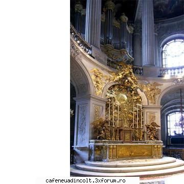 Monumente - Incepind cu 1681 Sala Oglinzilor a fost decorata - Prezente  Arhitectonice